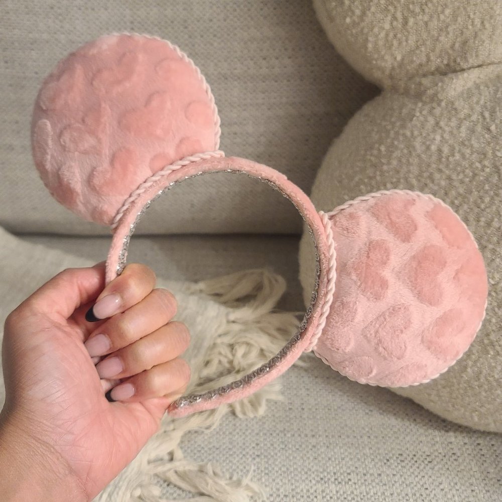 *SOLD* Disney Minnie Ears